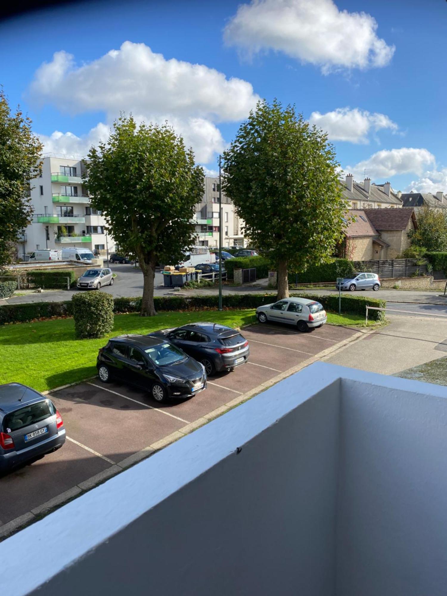 Bel Appartement Spacieux ,Convivial De 3 Chambres Avec Parking Prive Secure Caen Exterior foto